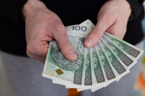 Kiedy dzieci muszą płacić alimenty na rodziców? Zasady, wyjątki i kwoty!