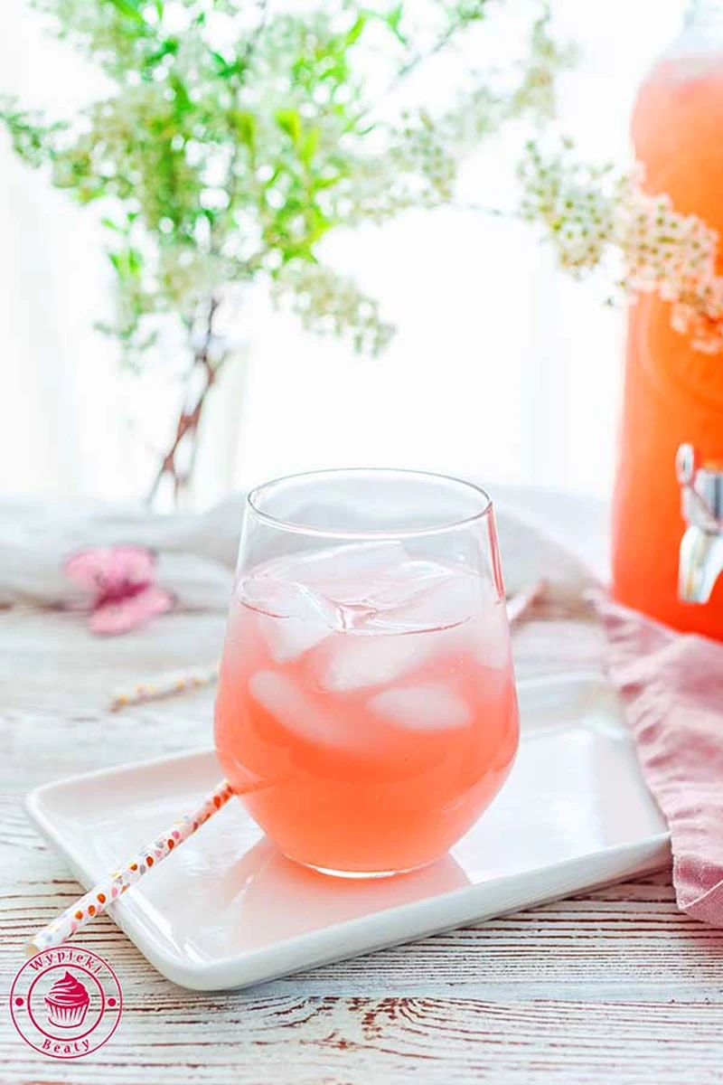 Lemoniada rabarbarowa