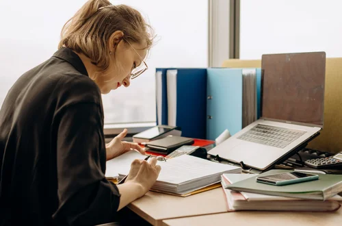 Będą zamieniać zlecenia w umowy o pracę! Ten projekt to ogromna rewolucja w zatrudnianiu pracowników