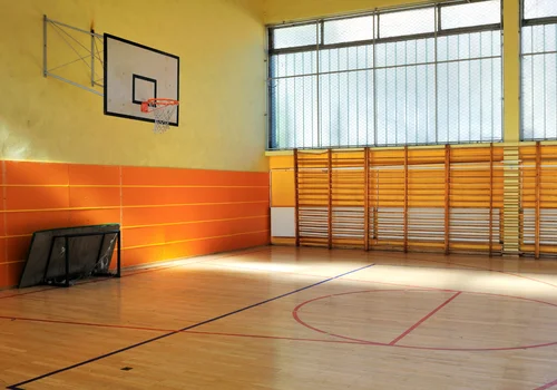 Absurdalny ZAKAZ na lekcji WF-u rozwścieczył ojca jednego z uczniów! "To brzmi jak tortura"