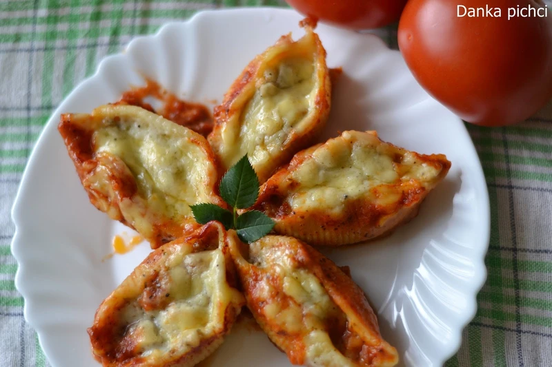 Muszle makaronowe nadziewane mięsem mielonym