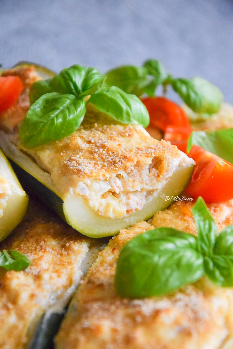Cukinie faszerowane tuńczykiem i ricottą FIT