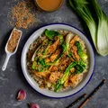 Stir-fry z kapustą pak choi, boczniakami i sosem hoisin