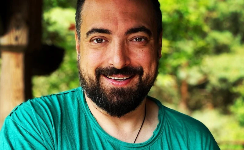 Tomasz Sekielski ubrał swoje stare spodnie. Zdjęcie to dowód niesamowitej metamorfozy!
