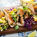 Smażę zwykłego schabowego a następnie zamieniam go w to danie! Przepis na wyjątkowe tacos z mango i awokado