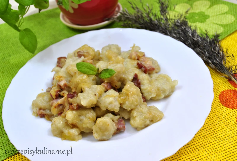 KLUSKI KŁADZIONE Z ZIEMNIAKÓW (377 KCAL)