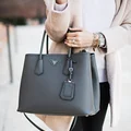 Prada- piękna szara torebka