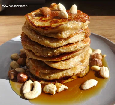 Bananowo-owsiane placuszki z masłem orzechowym