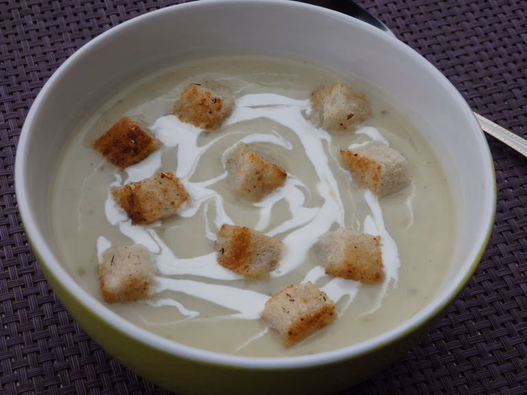 Zupa krem z ogórków kiszonych