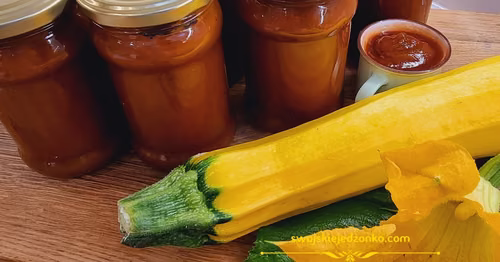 Domowy ketchup z cukinii z nutką curry