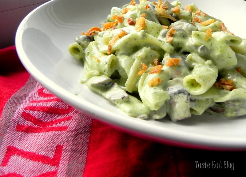 Makaron penne w śmietanowym pesto