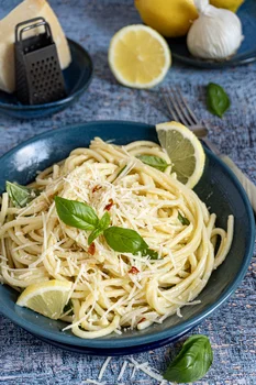 Jednogarnkowe cytrynowe spaghetti
