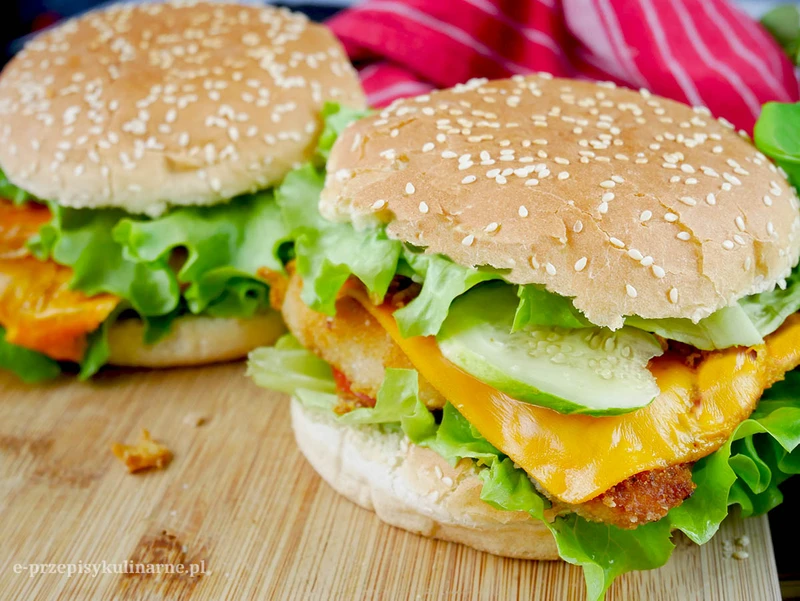 Polish Burger - buła, schabowy i wypasione dodatki