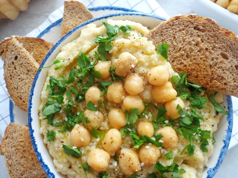 Hummus z topinamburem