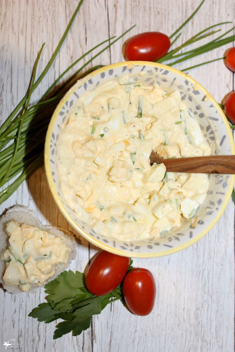 Prosta pasta kanapkowa (z suszoną cebulą)