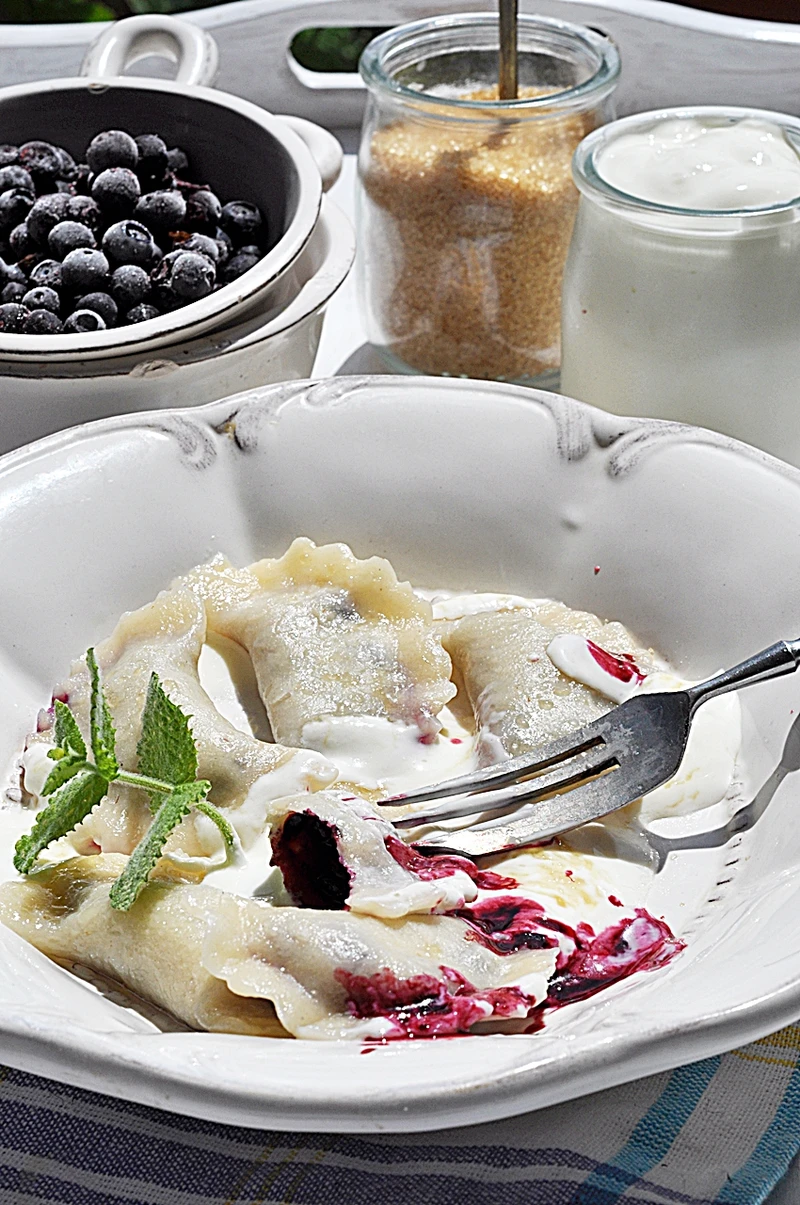 Tradycyjne pierogi z jagodami