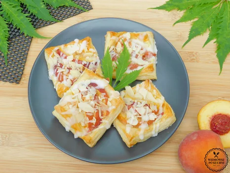 Tartaletki z brzoskwiniami - Wędrówki po kuchni