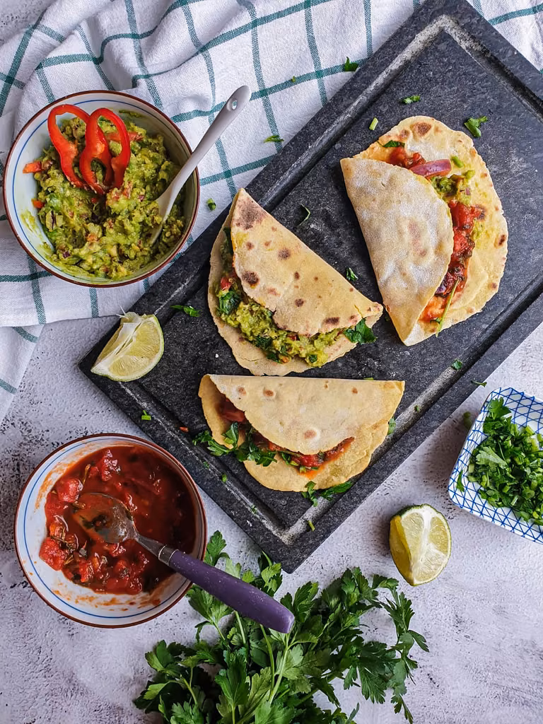 Domowe tortille z guacamole