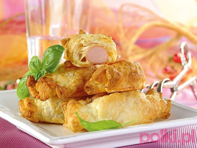 Parówki w cieście francuskim