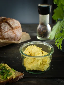Pasta bezjajeczna. Prosty przepis z cieciorką i tofu!