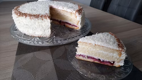 Prosty przepis na tort z bitą śmietaną i mascarpone
