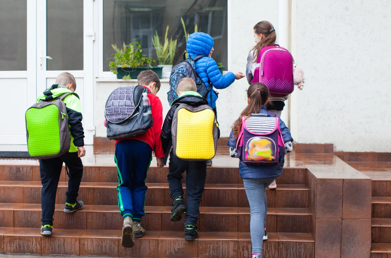 3 semestry i dodatkowe ferie jesienne? Ministerstwo Edukacji bierze pod lupę nowy postulat