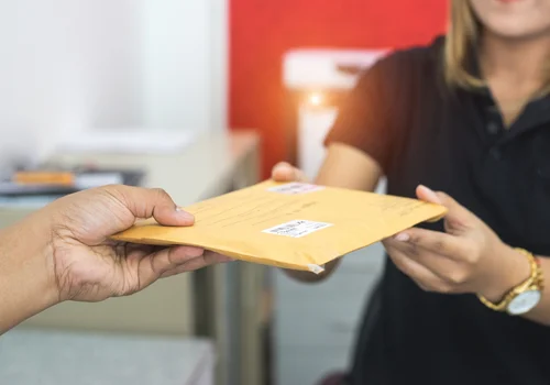 Koniec listonoszy? Poczta Polska szykuje zmiany w swoich usługach!