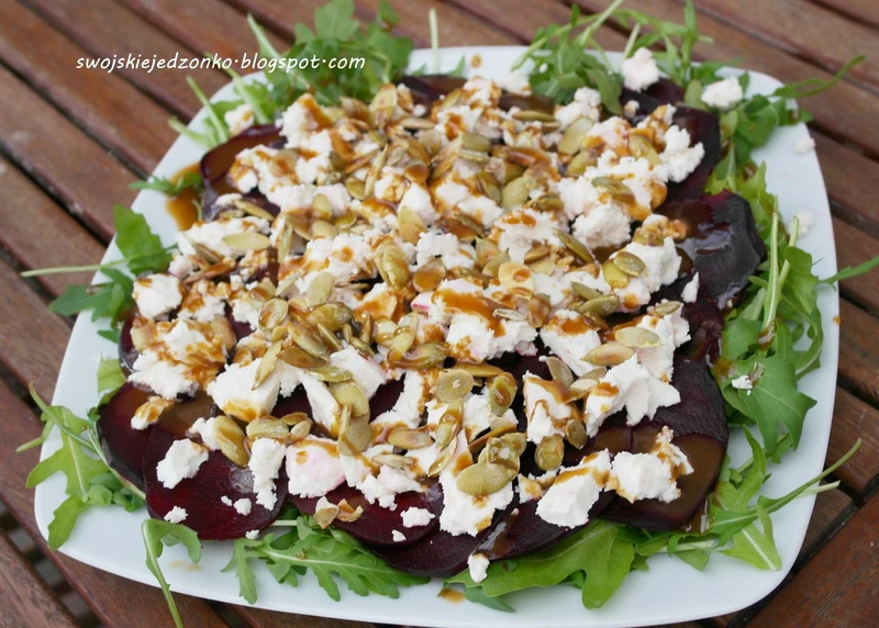 Carpaccio z buraka na rukoli
