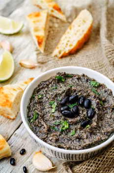 HUMMUS z czarnej fasoli