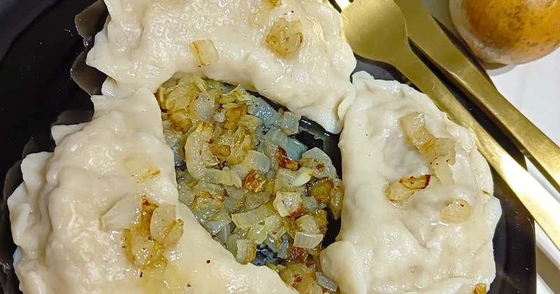 Pierogi z kaszą gryczaną i serem wędzonym