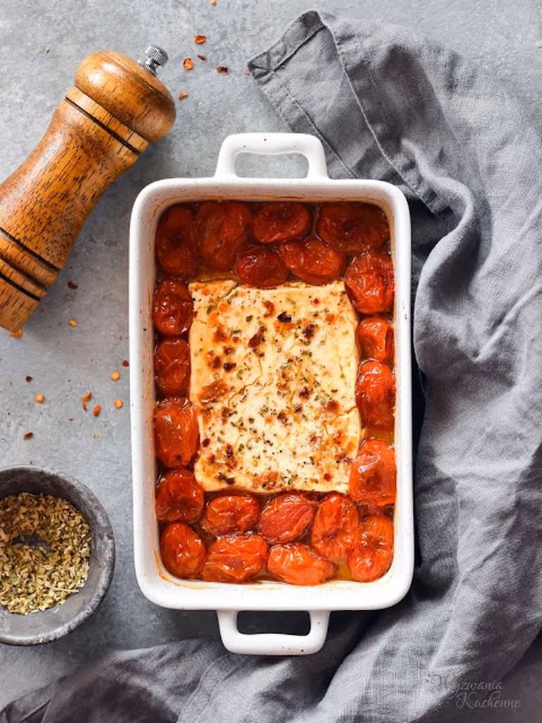 Feta pieczona z pomidorkami koktajlowymi