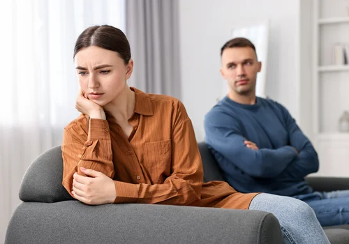 Zdradził mnie z moją przyjaciółką – a teraz chce, żebym zapomniała i żyła dalej” [LIST]
