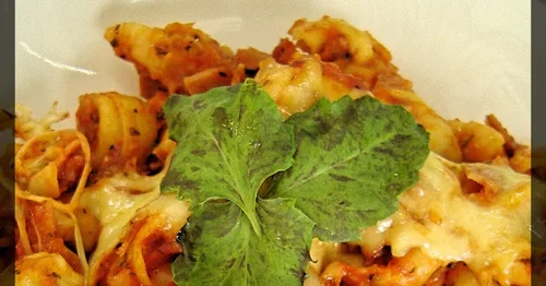 Zapiekanka z tortellini w sosie pomidorowym