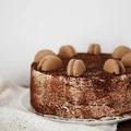 Kakaowy tort z wiśniami