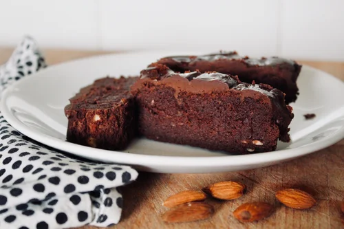 FIT BROWNIE Z FASOLI (BEZ MĄKI, CUKRU I TŁUSZCZU)