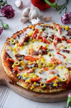 Szybka pizza z patelni z suszonymi pomidorami, kaparami!