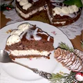 Świąteczny piernikowy tort z cytrynowym kremem i wisienkami
