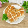 Hot Cross Buns - brytyjskie bułeczki wielkanocne