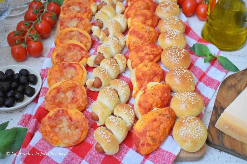 Sycylijskie przekąski z ciasta drożdżowego - "Rosticceria siciliana"