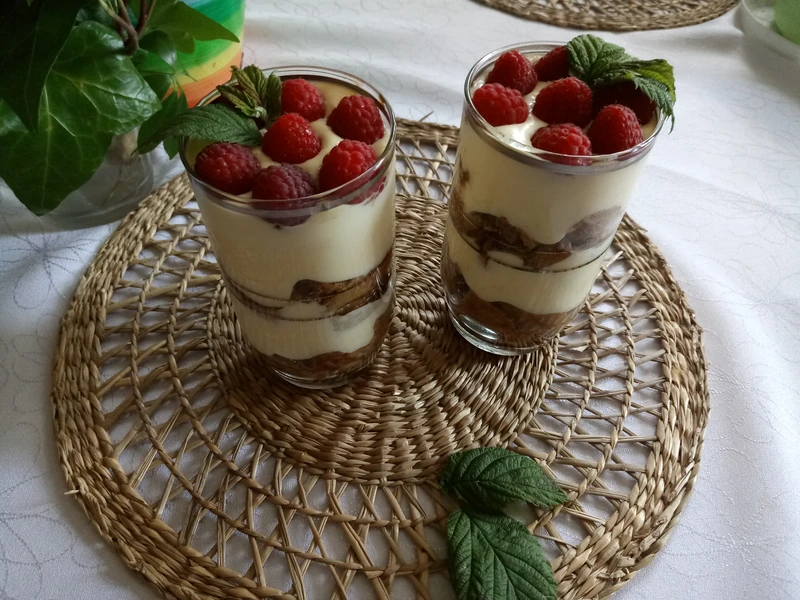 TIRAMISU Z MALINAMI - IDEALNY DESER NA UPALNE DNI