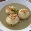 Zupa szczawiowa z tłuczonymi ziemniakami