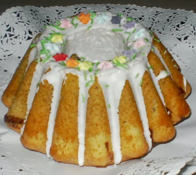 puszysta, wilgotna babka wielkanocna, prosta, pyszna, dwukolorowa