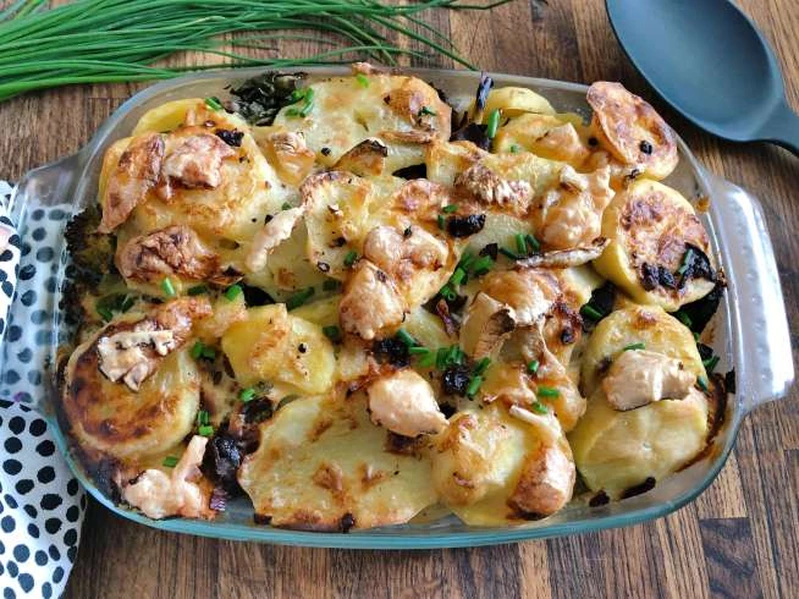 WTOREK: ZAPIEKANKA TARTIFLETTE