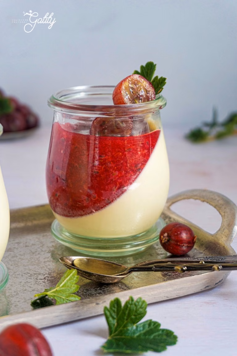 Panna cotta z agrestem