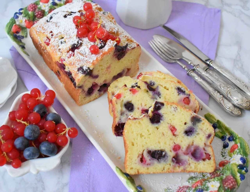 Ciasto z owocami i serkiem ricotta