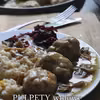 Pulpety w sosie pieczarkowym z marchewką