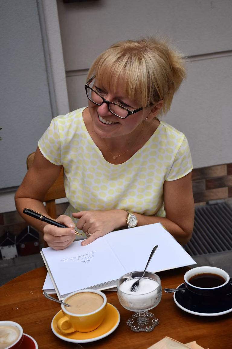 Sernikowe popołudnie, czyli spotkanie autorskie - "Serniki słodkie i wytrawne" Renata Czelny - Kawa