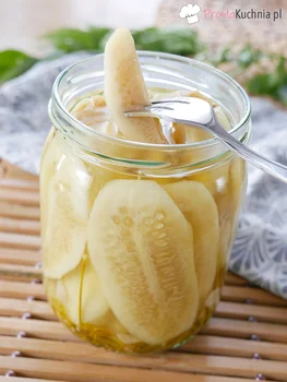 Ogórki w zalewie curry