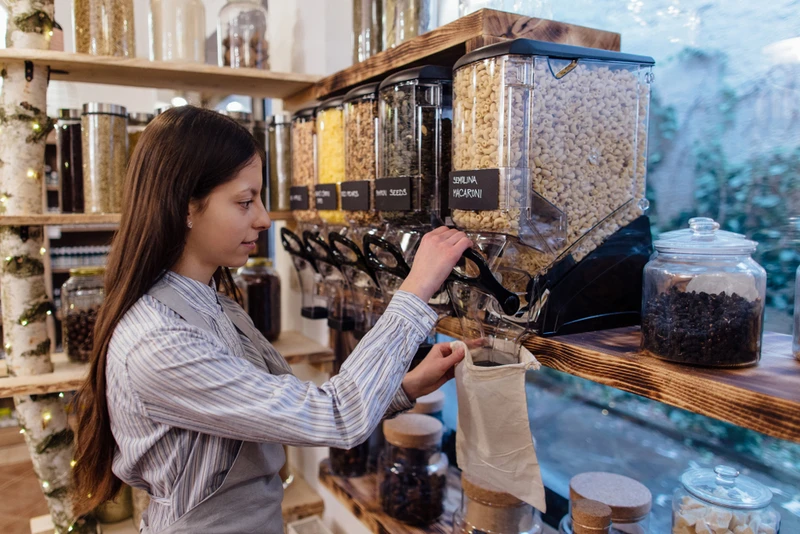 Czym jest filozofia zero waste? Jak wprowadzić ją w życie?