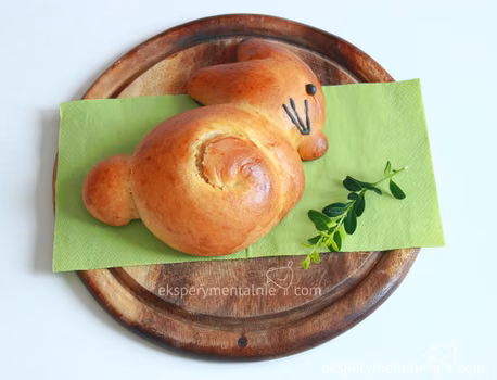 Drożdżowy króliczek na wielkanoc